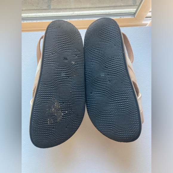 Alohas Sandals - Picture 5 of 10